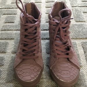 Lavender/muted-plum Vans